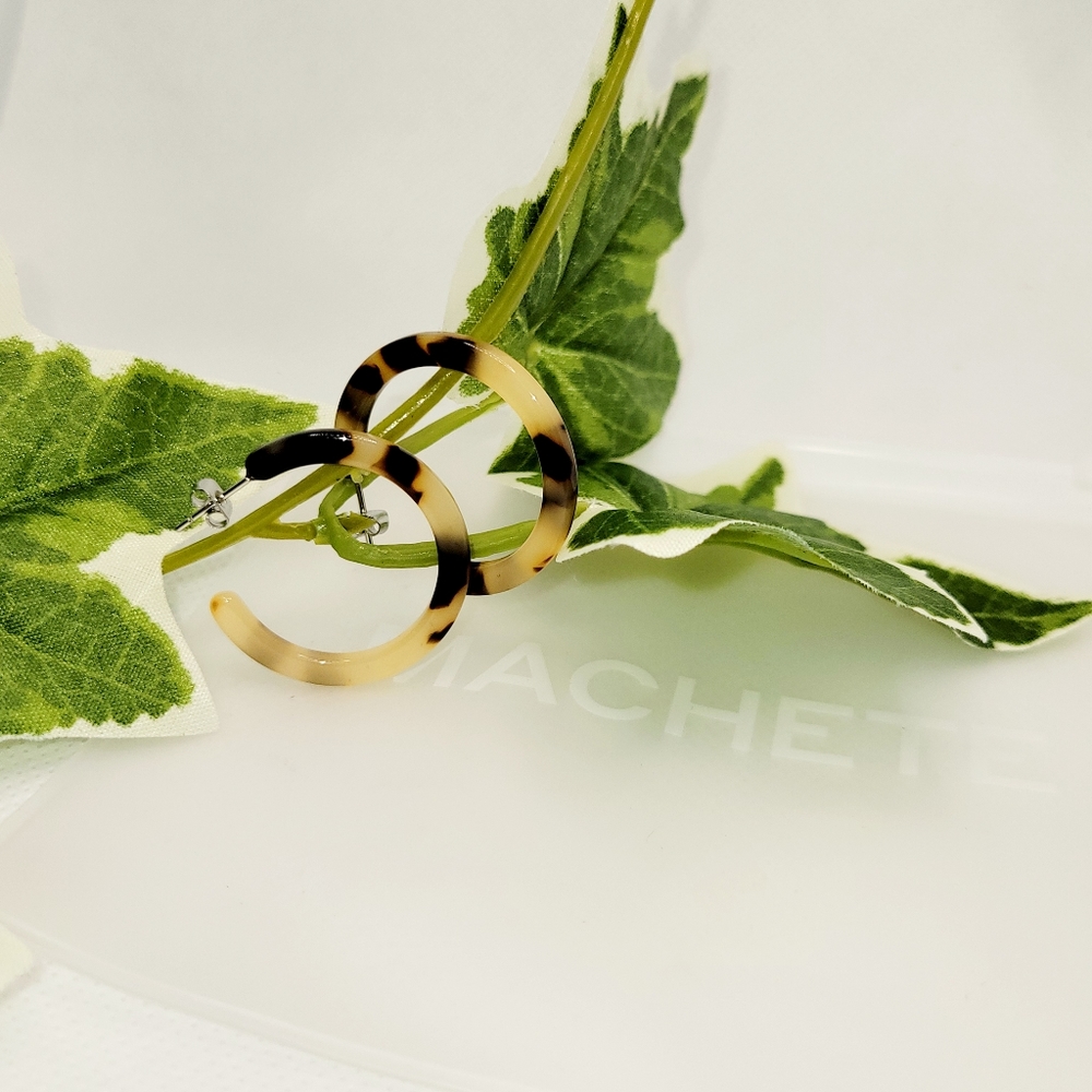 Machete leopard print hoop earrings